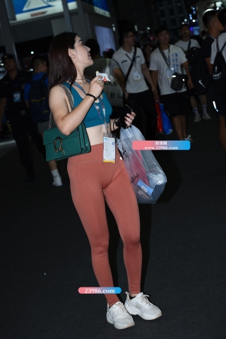 【咔喳赛贴】橙色紧身裤