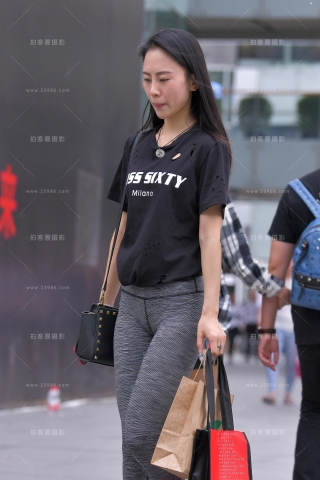 【红石赛帖】来买咖啡的紧身裤美女