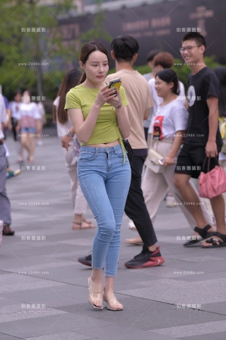 【视觉冲击赛贴】露肚脐的紧牛小姐姐