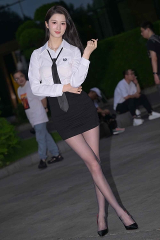 查看完整内容：黑丝美腿，谁能不爱（完整版） - 共11张图片