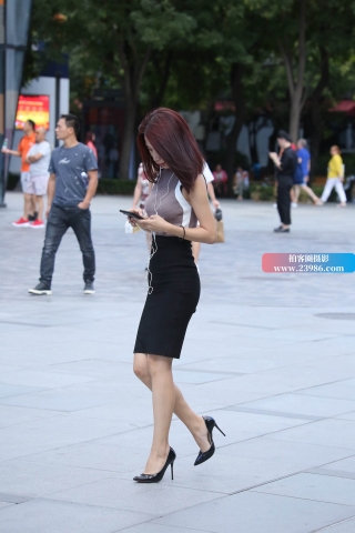 极品苗条细高跟街拍美女