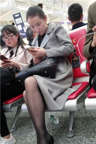 查看完整内容：4k超清，性感黑丝苗条知性美女，身材样貌一样不差（视频版） - 共8张图片