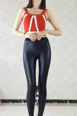 查看完整内容：炫舞世家长腿梦琪皮裤横拍+竖拍+白裤3部（视频版） - 共12张图片