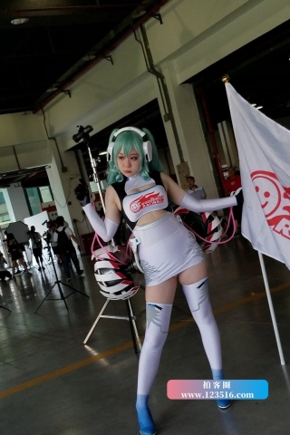 4K - 漫展的可爱cos小女孩 [699 MB/MP4]（视频版）