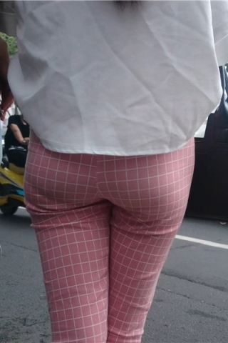 查看完整内容：4k-路边等车的粉色格子裤美腿MM [781 MB]（视频版） - 共8张图片