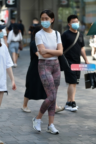 ★漫步紧身裤美女