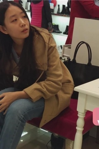 鞋店内拍摄各种美足美眉试鞋（视频版）