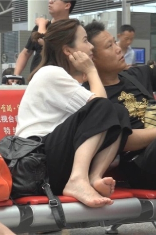 查看完整内容：遇见美女shao妇抠脚视频 [191 MB/WMV] （视频版） - 共7张图片