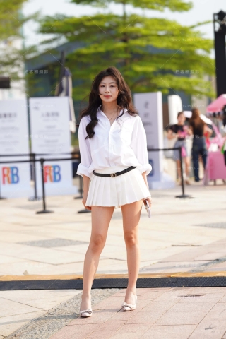 超短裙白衬衫美腿高跟