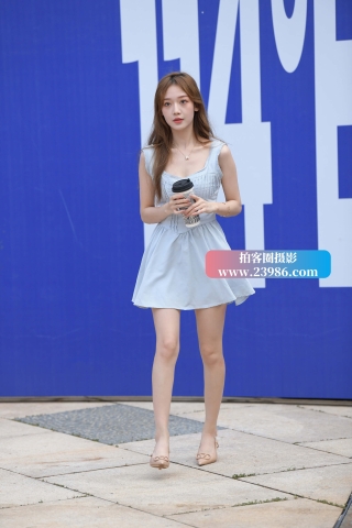 蓝色连衣裙小仙女（完整版）