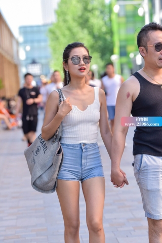 搭讪街拍高颜值马尾辫美女