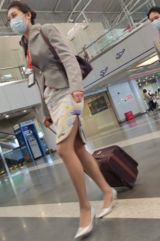 查看完整内容：手机4k视频hu航国际空乘灰si旗袍尖头高跟大长tui2分48秒（视频版） - 共5张图片