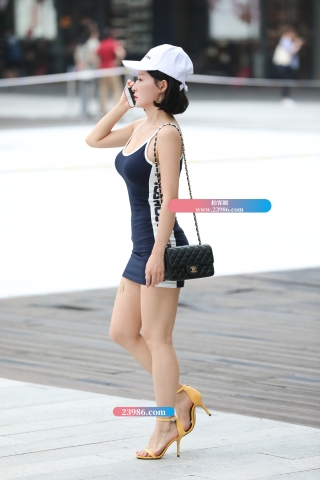 【辉辉赛贴】短发少妇超赞的身材！