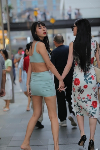 查看完整内容：性感闺蜜 - 共14张图片