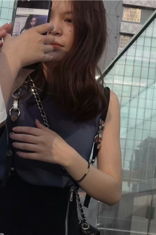 超级粉嫩街拍美足MM（2） [1.66 GB/MP4]（视频版）