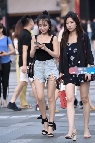 小家碧玉气质妹子