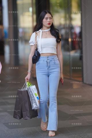 查看完整内容：紧牛美女 好身材 - 共19张图片