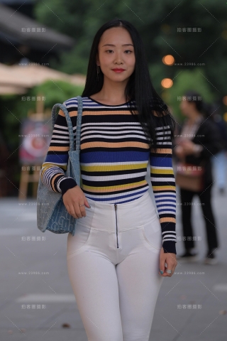 查看完整内容：搭讪了，非常不错的小姐姐 - 共18张图片