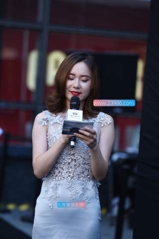 【咔喳赛贴】街边销售