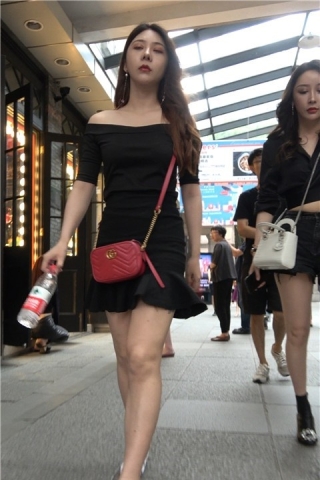 4K 性感身材短裙短裤美女姐妹（视频版）