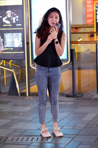 ★苗条牛仔裤美女