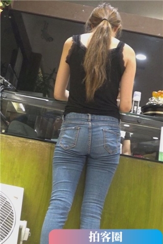 查看完整内容：紧身蓝牛高挑长腿清纯小清新美眉鞋店买鞋 [763 MB]（视频版） - 共8张图片