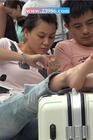 查看完整内容：牛仔裤粉色T恤少F [1.07 GB/MP4] （视频版） - 共7张图片