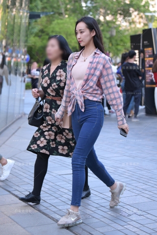 【街拍之魂赛帖】和妈妈在逛街