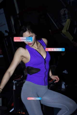 【咔喳赛贴】单车上的漂亮女郎