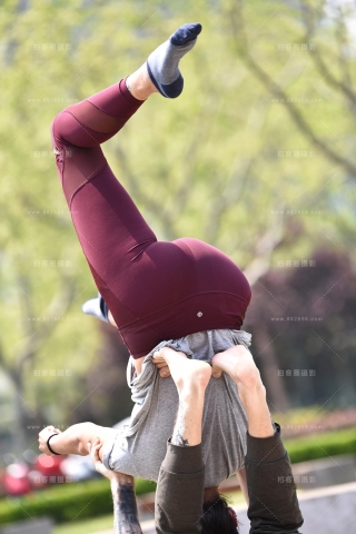 双腿托举后弯，高难度