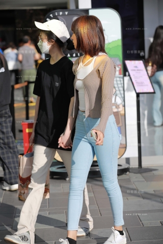 街拍可爱小清新牛仔美眉（完整版）