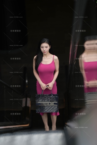 街拍长裙美女御姐