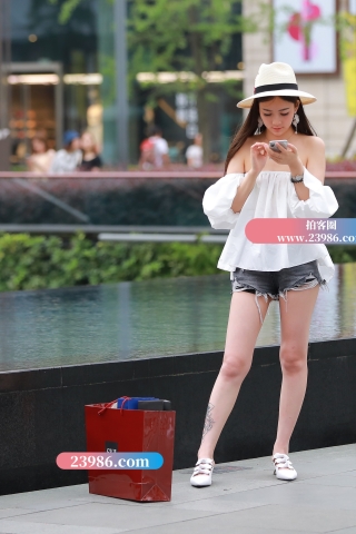 【视觉冲击赛帖】性感 裹胸 白皙美腿 美眉