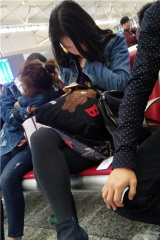 查看完整内容：4k超清，候车室内美艳的黑色裤袜美女（视频版） - 共10张图片