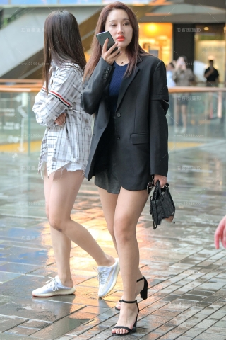 【街拍之魂赛帖】雨中依偎