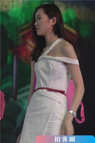 查看完整内容：甜美白裙美腿性感美女姐姐60147（视频版） - 共8张图片