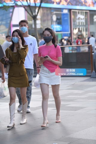 像初恋女友一样甜的小姐姐