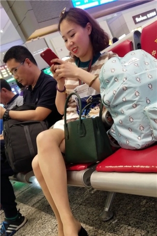 查看完整内容：4k视频，长相清秀，笑容甜美丝袜美腿小姐姐（视频版） - 共10张图片