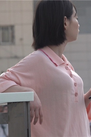 4K - 鲜嫩美足凉高跟清秀粉衣美眉 [1.66 GB/avi]（视频版）