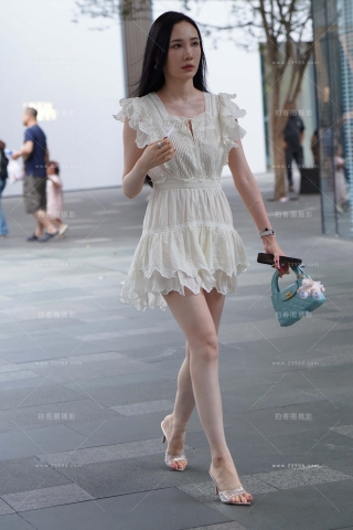 街拍白裙凉高女神（完整版）
