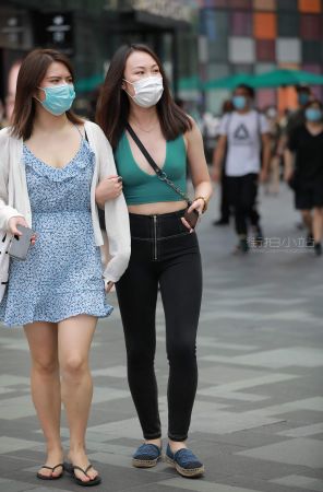 查看完整内容：紧牛美女，有亮点！~ - 共20张图片