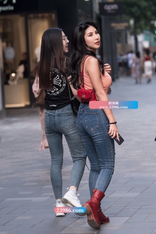 左手倒影赛帖：魔鬼身材好迷人