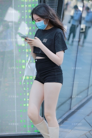 【玻璃街拍】长腿热裤