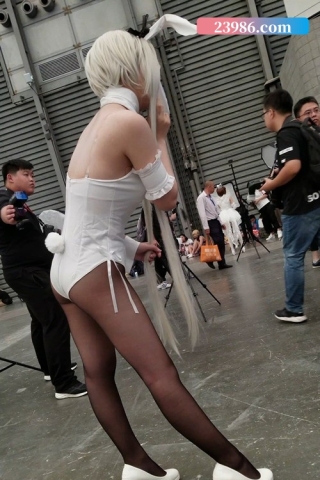 查看完整内容：4K - cosplay的黑丝高叉妹子 [699 MB/mp4]（视频版） - 共5张图片