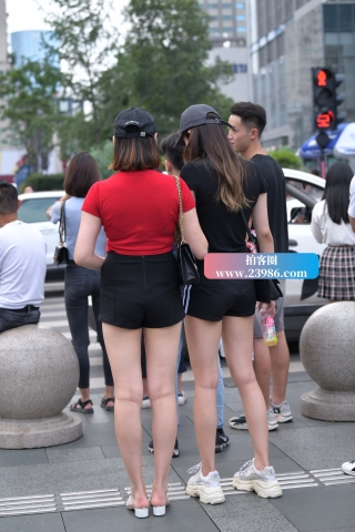 ☆街拍美腿姐妹花☆