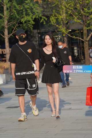 查看完整内容：漂亮女友 - 共22张图片