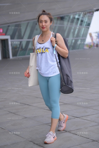 【街拍之魂赛帖】美丽的少**