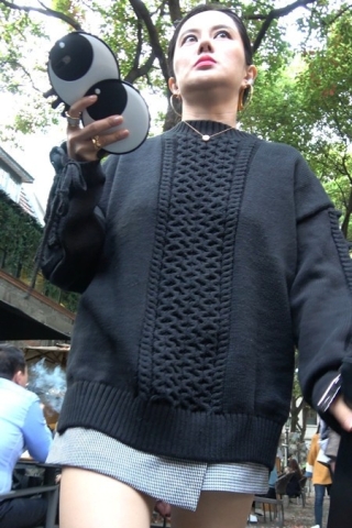 4k-街拍黑色系的两位性感美女 [1.00 GB]（视频版）