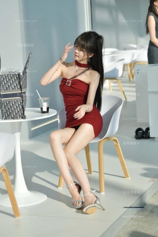 骨感苗条的红色抹胸去小姐姐 【第一篇】