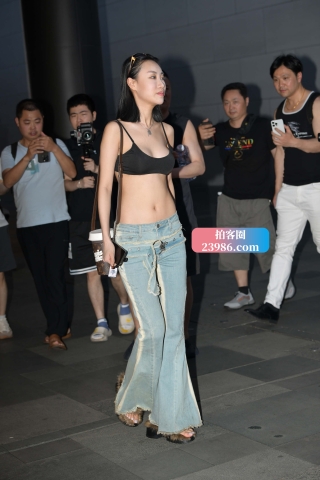 小蛮腰，性感超小背心穿搭【原图➕视频】